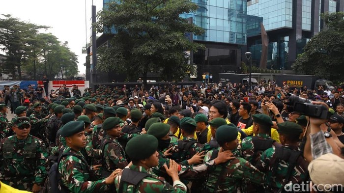 Aksi Massa Mahasiswa